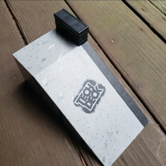 TECH DECK Ramp - Mini Fingerboard Skateboard Ramp - Picture 8 of 11